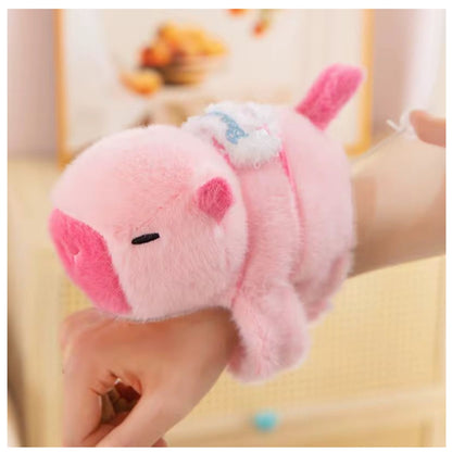 Pulsera De Peluche Capibara con mochila